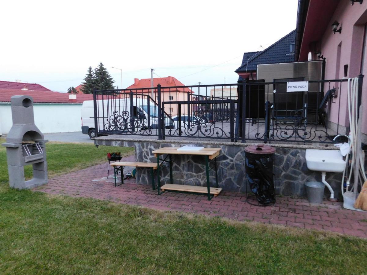 Apartmanovy Penzion Bojnice Luaran gambar